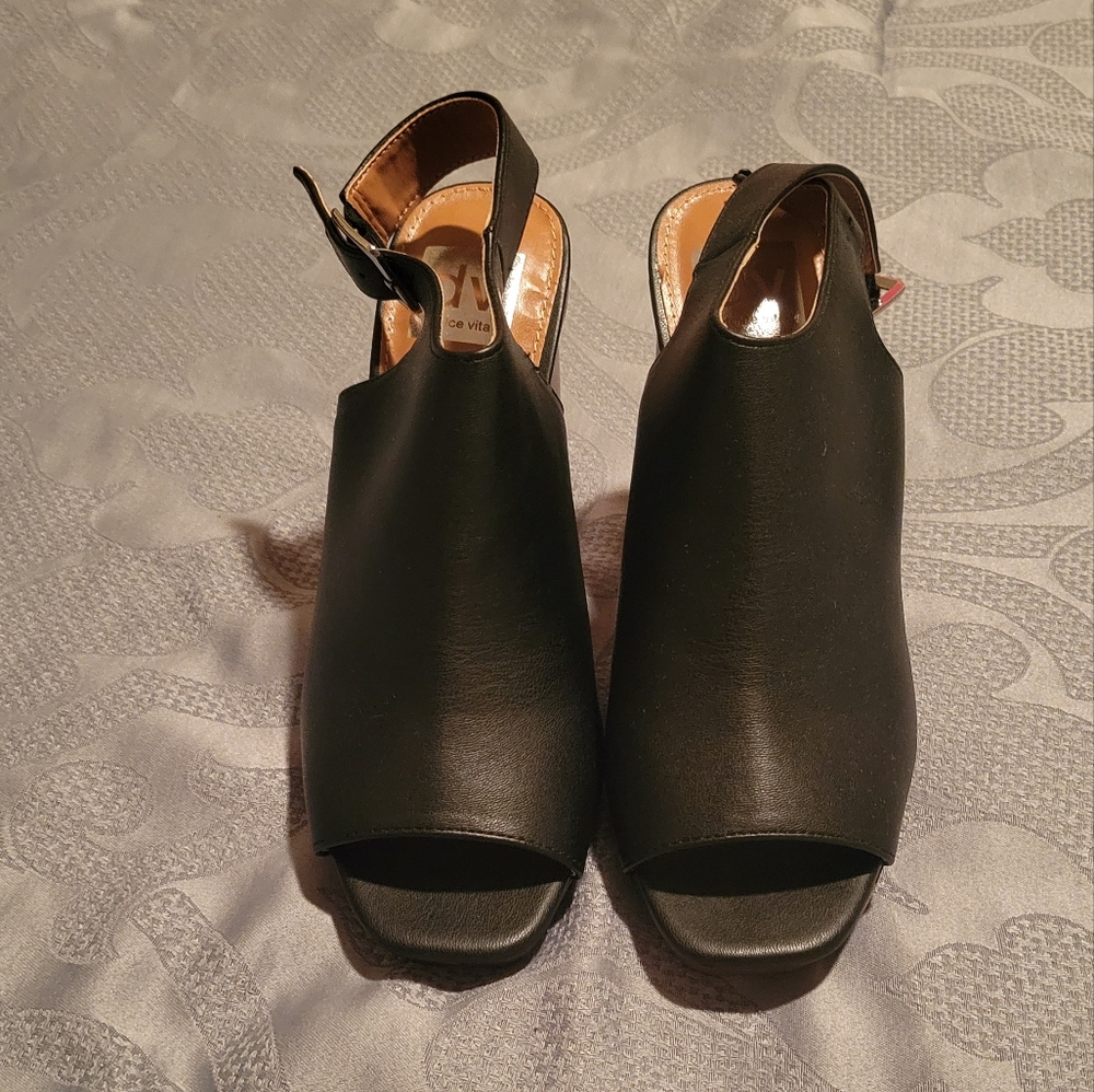 Dress shoes